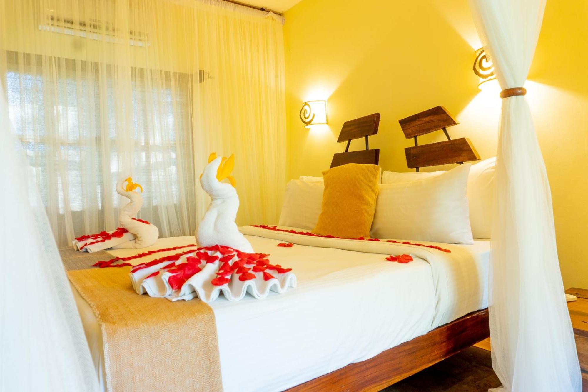 Weru Weru River Lodge โมชิ ภายนอก รูปภาพ