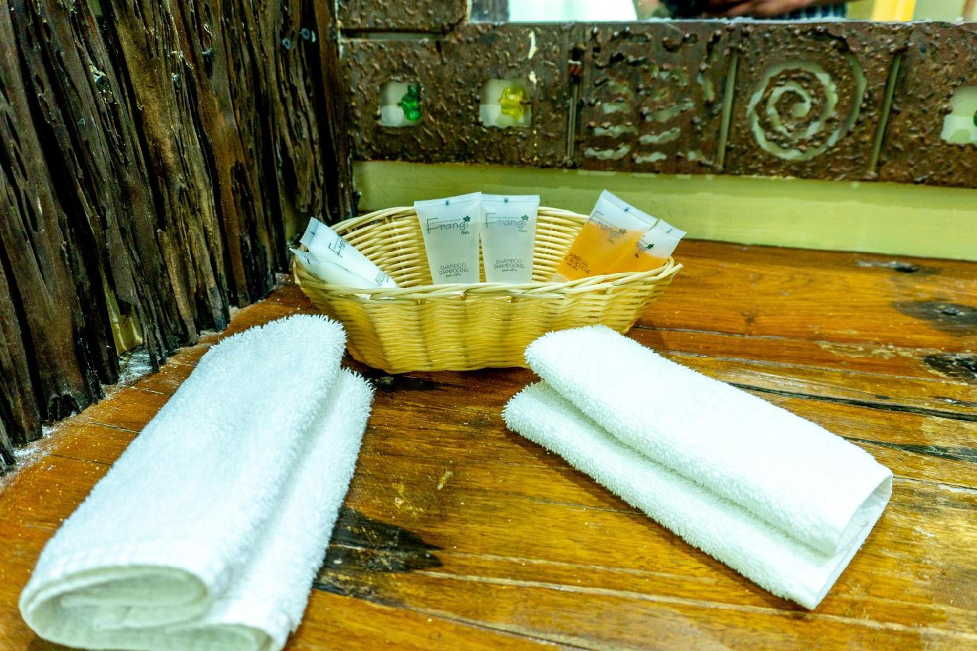 Weru Weru River Lodge โมชิ ภายนอก รูปภาพ
