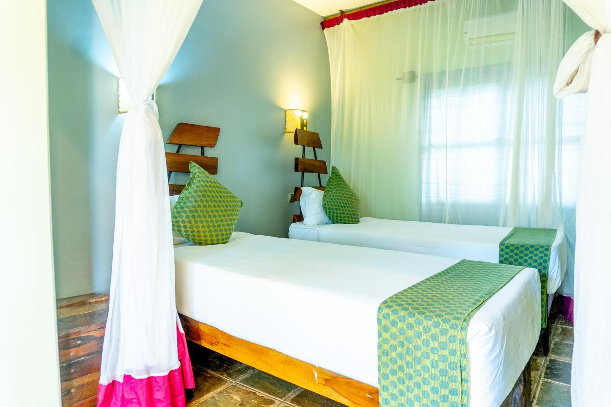 Weru Weru River Lodge โมชิ ภายนอก รูปภาพ